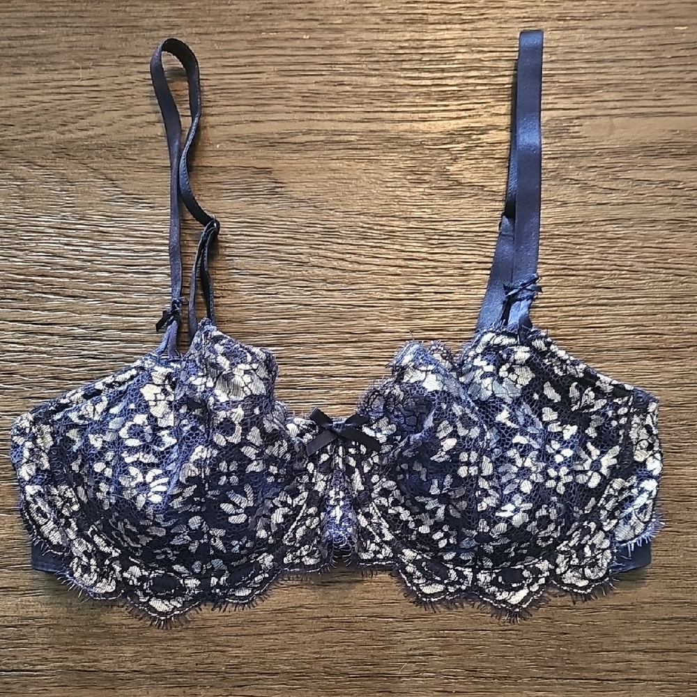 Elegant Lace Underwire Bra - Navy Blue